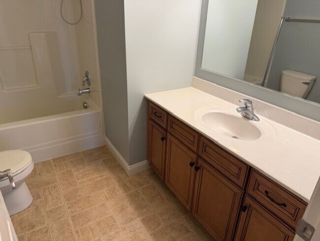 Building Photo - $2,100 townhome for rent Swatara township 3 bed 2.5 baths