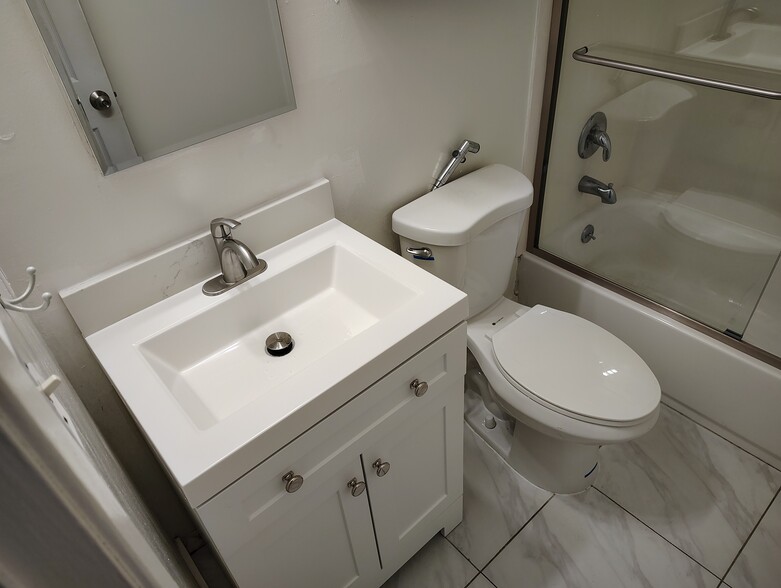 Remodeled bathroom - 2232 Channing Way