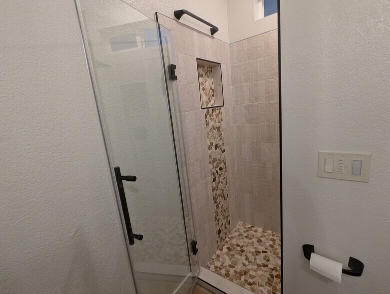 Building Photo - 267 E Smoke Tree Rd