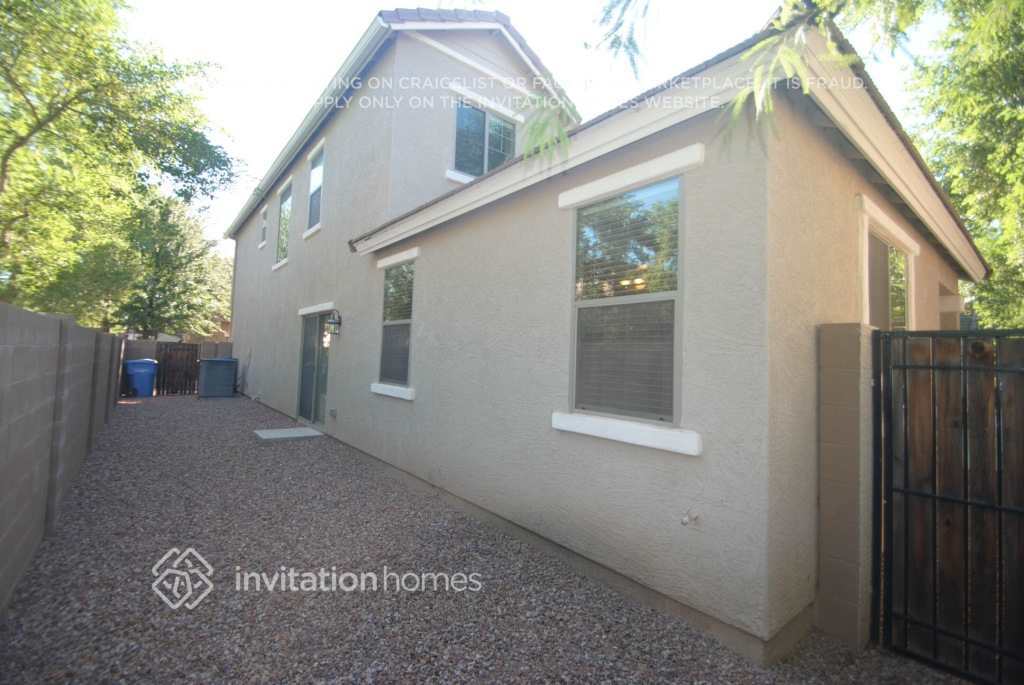 Building Photo - 3878 E Santa Fe Ln