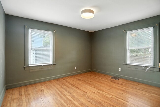 Building Photo - 1227 Wallace Ave