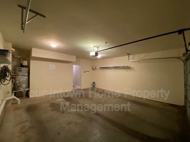 Building Photo - 239 Carlyle Park Dr