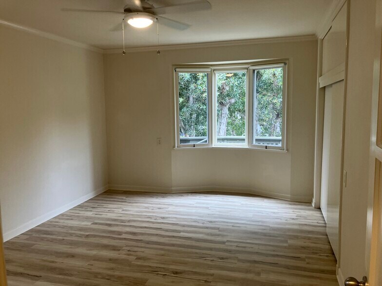 Building Photo - 1225 Silverado St