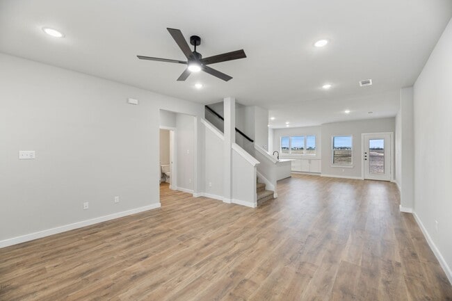 Building Photo - AVAILABLE NOW! 3 BEDROOM TRIPLEX LOCATED ON 1-ACRE LOT IN MIDLOTHIAN, TX!