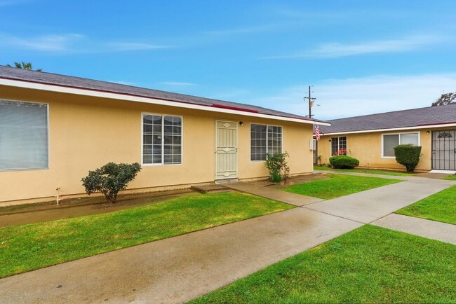 Building Photo - 616 S Irwin St