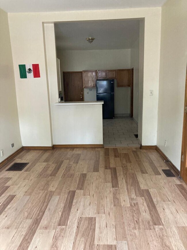 Living Room to Kitchen - 2217 W 23rd Pl