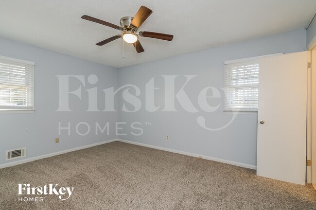 Building Photo - 195 King David Dr SW