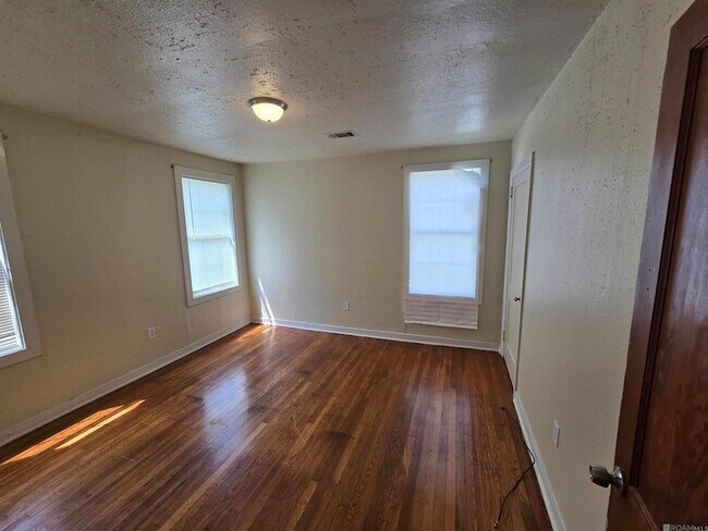 Building Photo - 4374 Monroe Ave