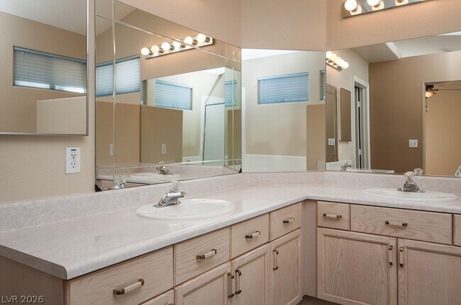 Building Photo - 131 Rancho Maderas Way