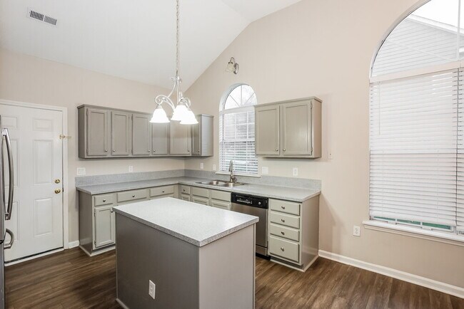 Building Photo - 7437 Reedy Creek Rd