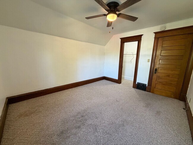 Building Photo - 705 McLean Ave