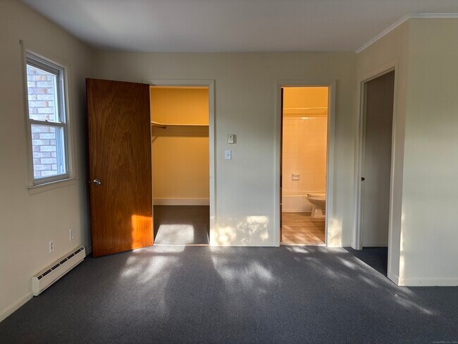 Building Photo - 986 Whalley Ave