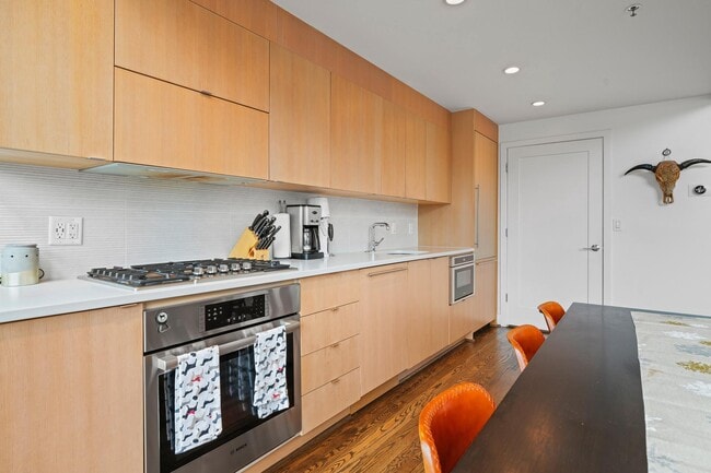 Building Photo - 1111 W St NW