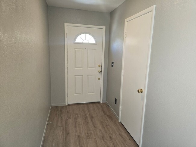 Building Photo - KEEP AN EYE ON THIS! WILL NOT LAST LONG!