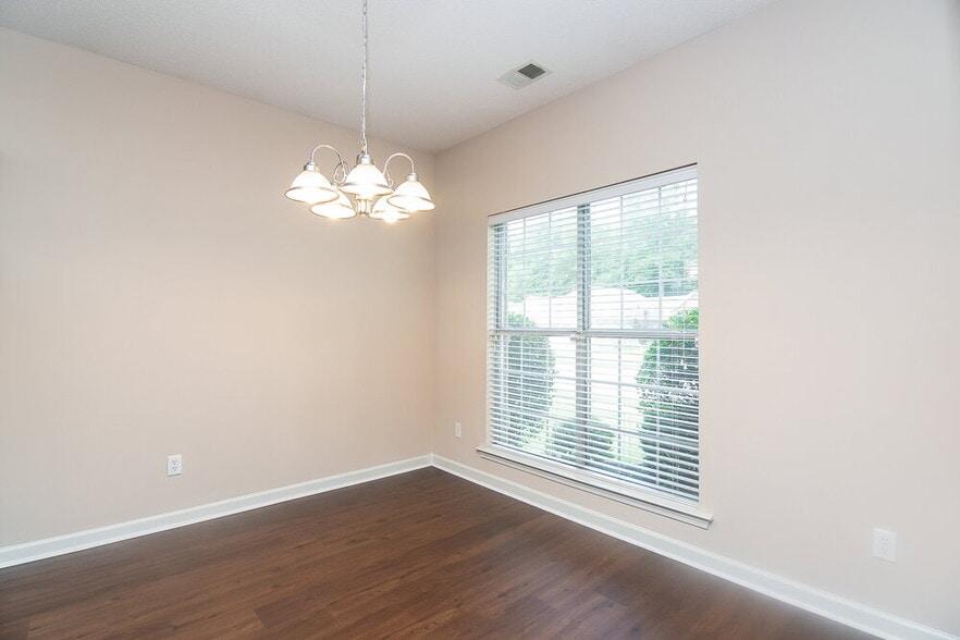 Building Photo - 1506 Lawson Dr