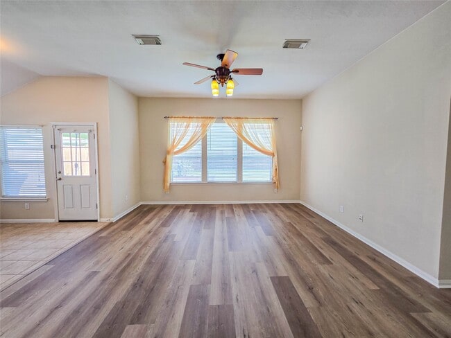 Building Photo - 17915 Landing Pines Trail