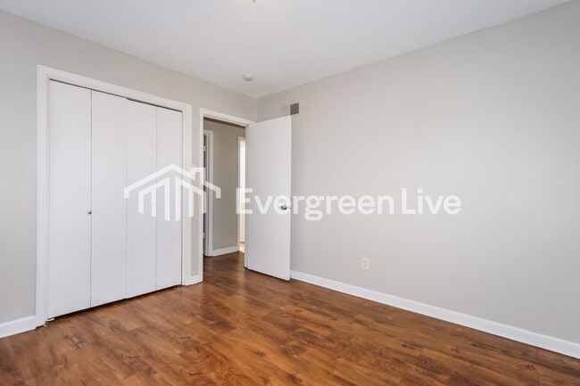 Building Photo - 1507 Mary Jane Ave