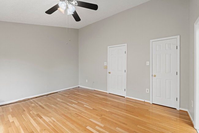 Building Photo - 7 Willwood Ct