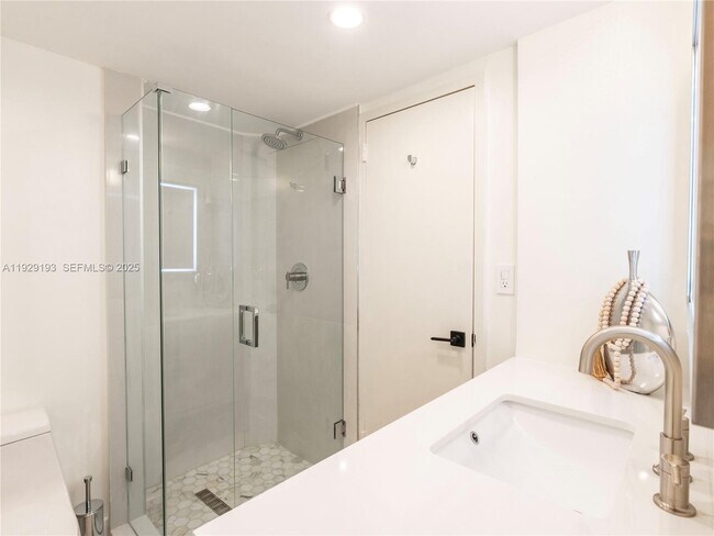 Building Photo - 5701 Collins Ave