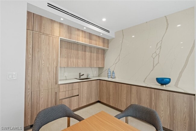 Building Photo - 9375 Gulf Shore Dr