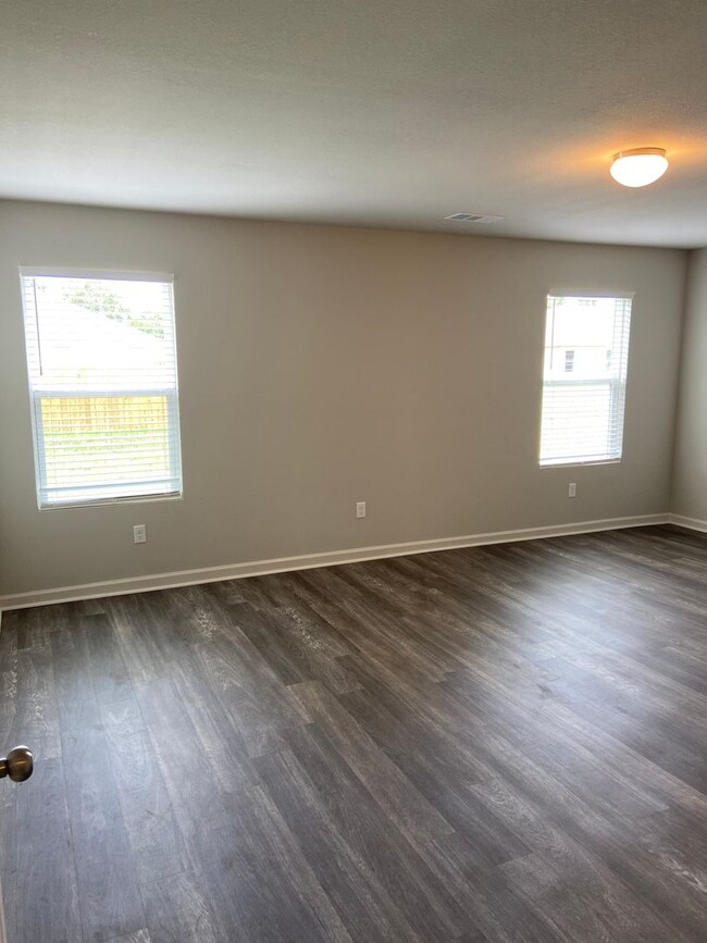 Building Photo - *Pre-leasing* Four Bedroom | Two Bath Home