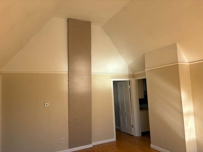 Building Photo - 59 Montowese St