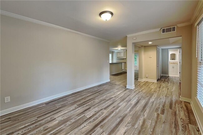 Building Photo - 2916 Sope Creek Dr