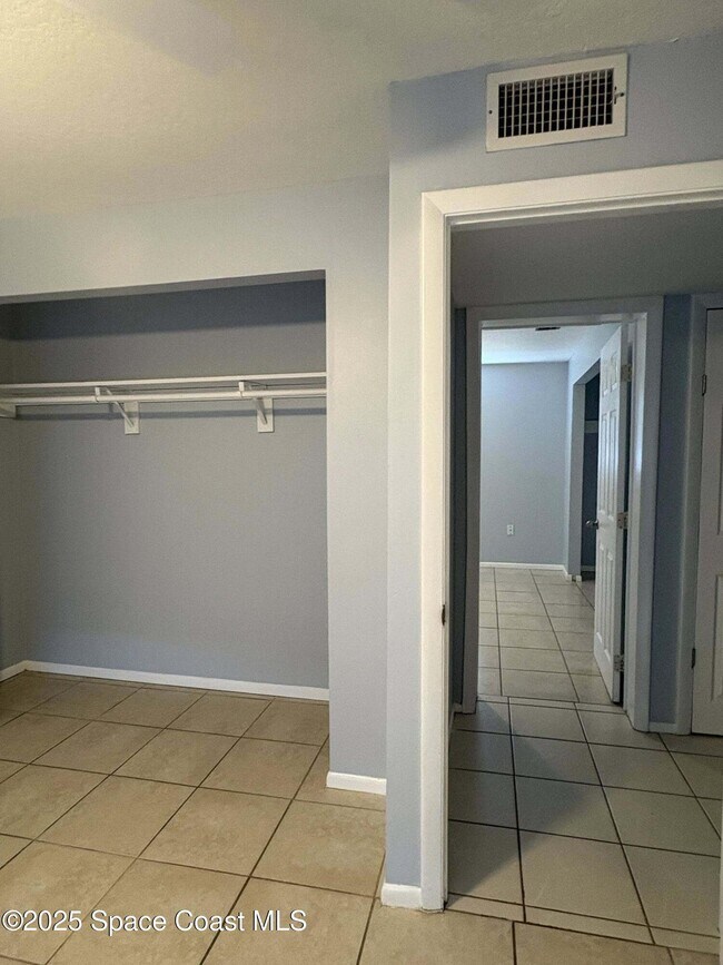 Building Photo - 331 S Brevard Ave