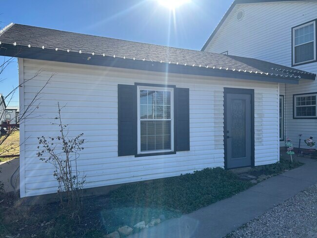 Building Photo - 3119 Belz Rd