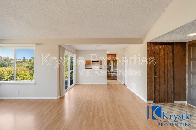 Building Photo - 106 Molina St