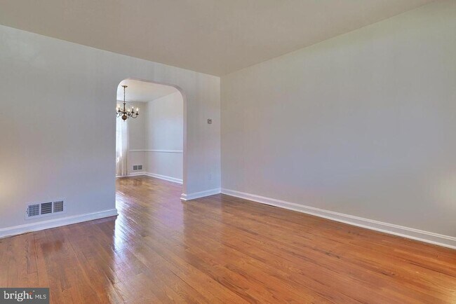 Building Photo - 7731 Wynbrook Rd