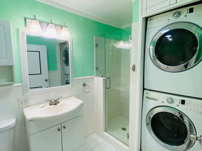 Bathroom 1 - 4968 W 59th St