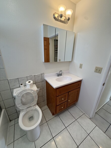 Building Photo - 4040 W 164th St