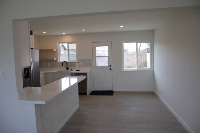 Breakfast Room - 1823 N 6th St