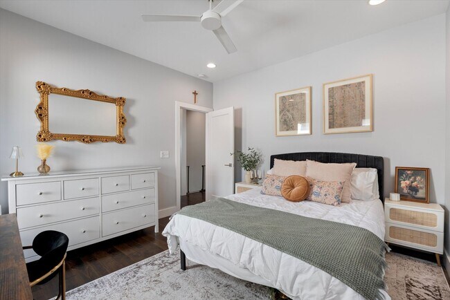 Building Photo - Beautiful Home in Nashville!