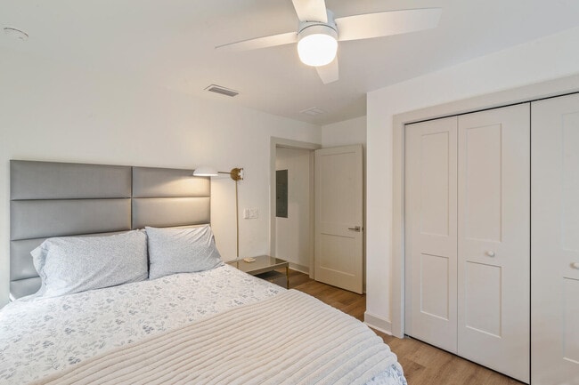 Building Photo - 304 NW 24th St