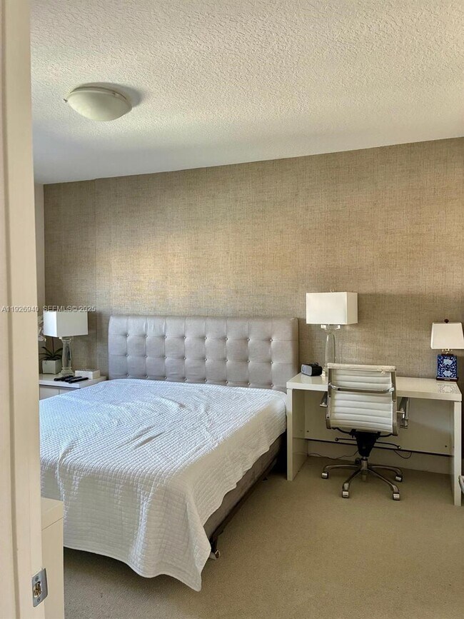 Building Photo - 18800 NE 29th Ave