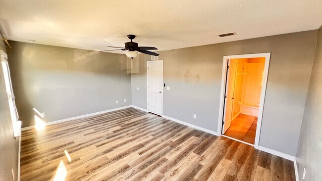 Building Photo - 600 Northern Way