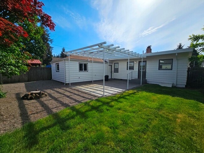 Building Photo - 3Bd/1Ba Single Story Home - For viewing!
