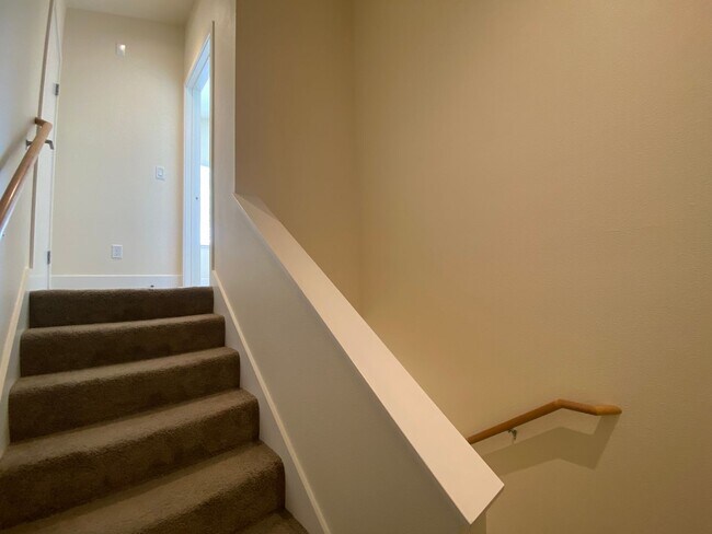 Building Photo - 103 Jacobs Ln