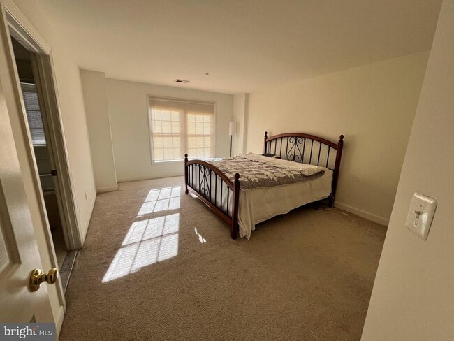 Building Photo - 8179 Skelton Cir