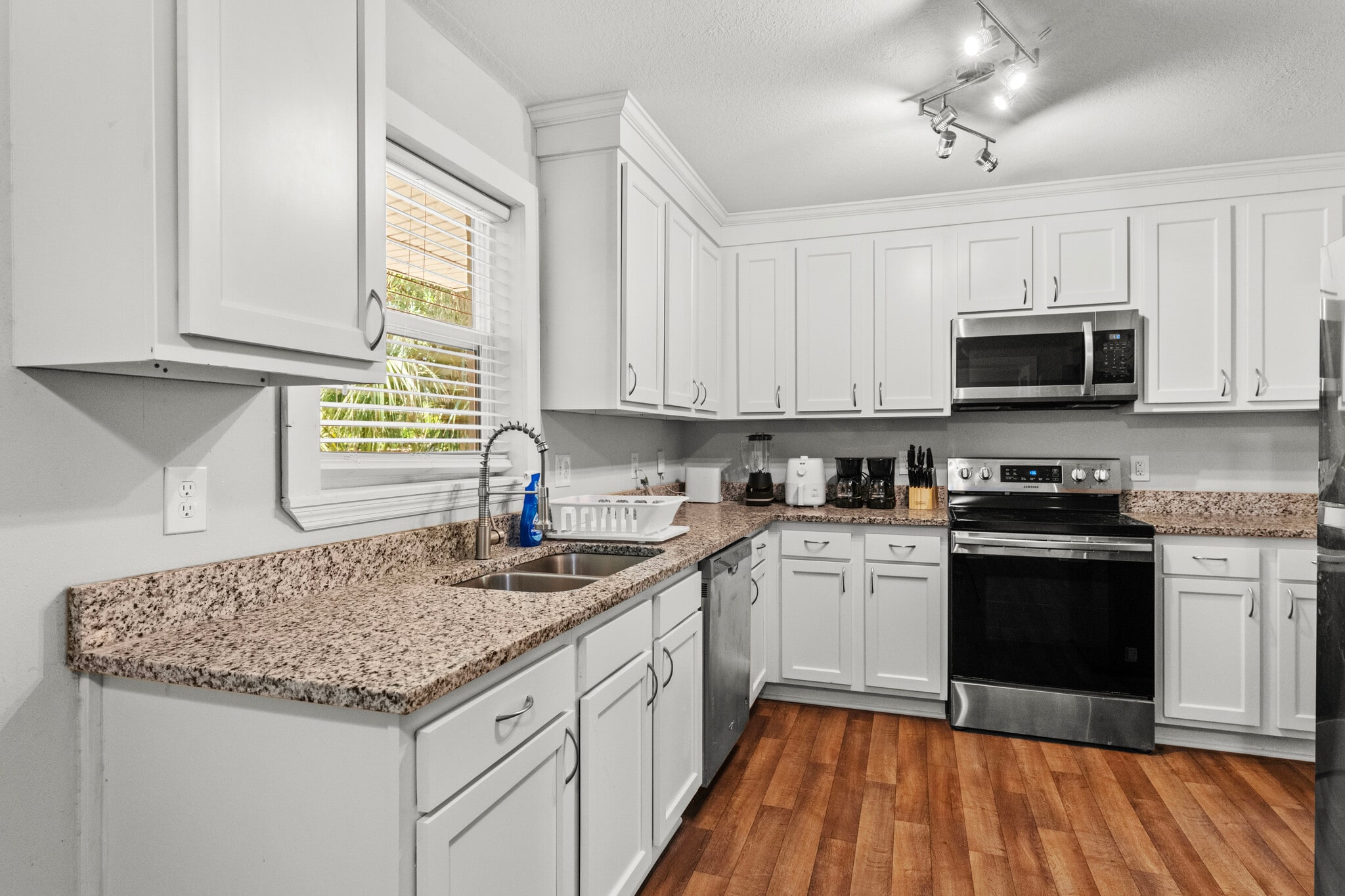 Building Photo - 4120 Angol Pl