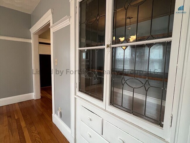 Building Photo - 142 Washington St