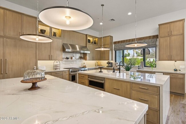 Building Photo - 9899 N 79th Way