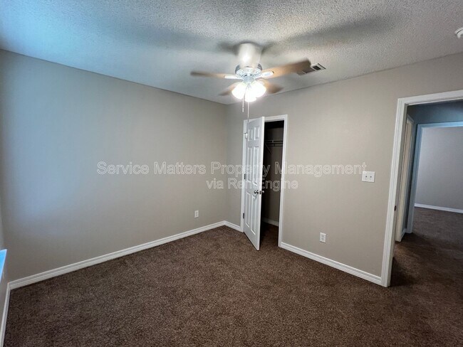 Building Photo - 10440 Millbrook Dr