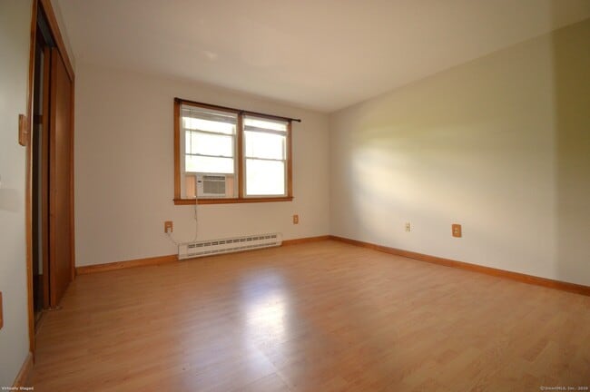 Building Photo - 246 Woodford Ave