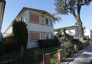Building Photo - Westland @ 69th Street