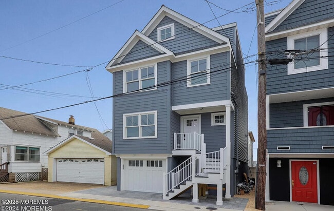 Building Photo - 215 Bay Terrace