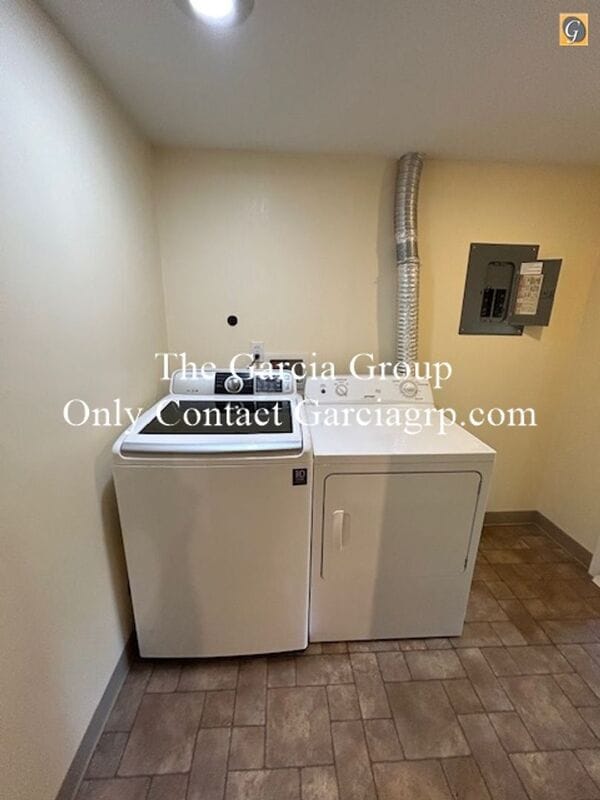 Building Photo - 5804 SE Kellogg Creek Dr
