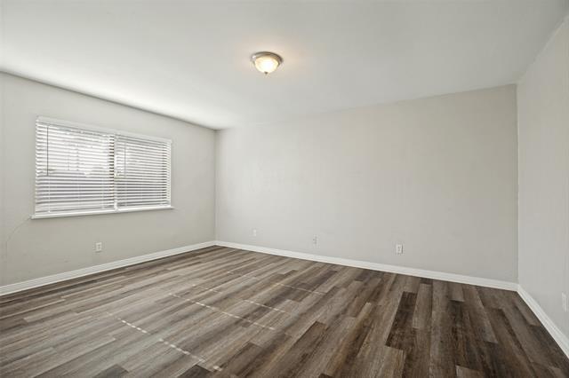 Building Photo - 8914 Vernon Dr